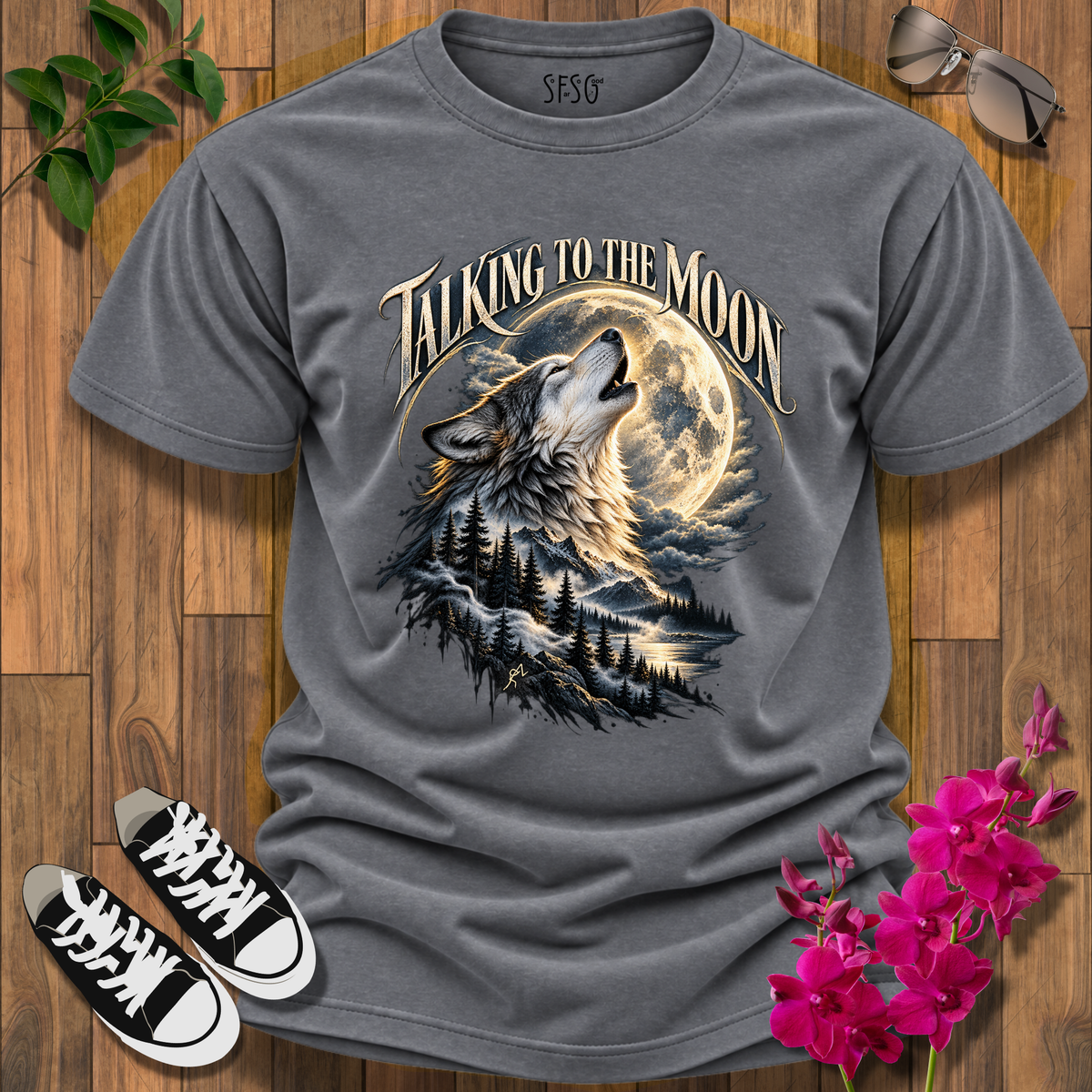 'Talking to the Moon' Wolf Graphic T-Shirt